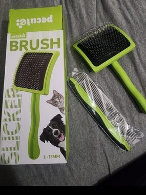 Pecute Green Pet Slicker Brush